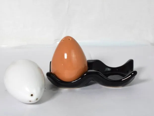 Egg Salt & Pepper Shaker