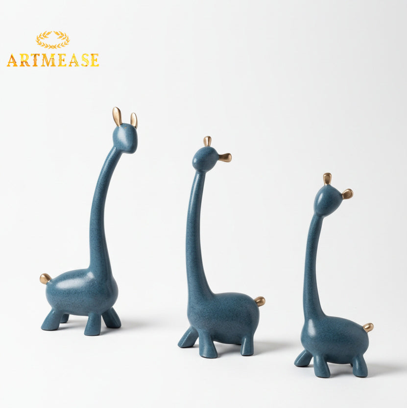 Giraffe Family Showpiece