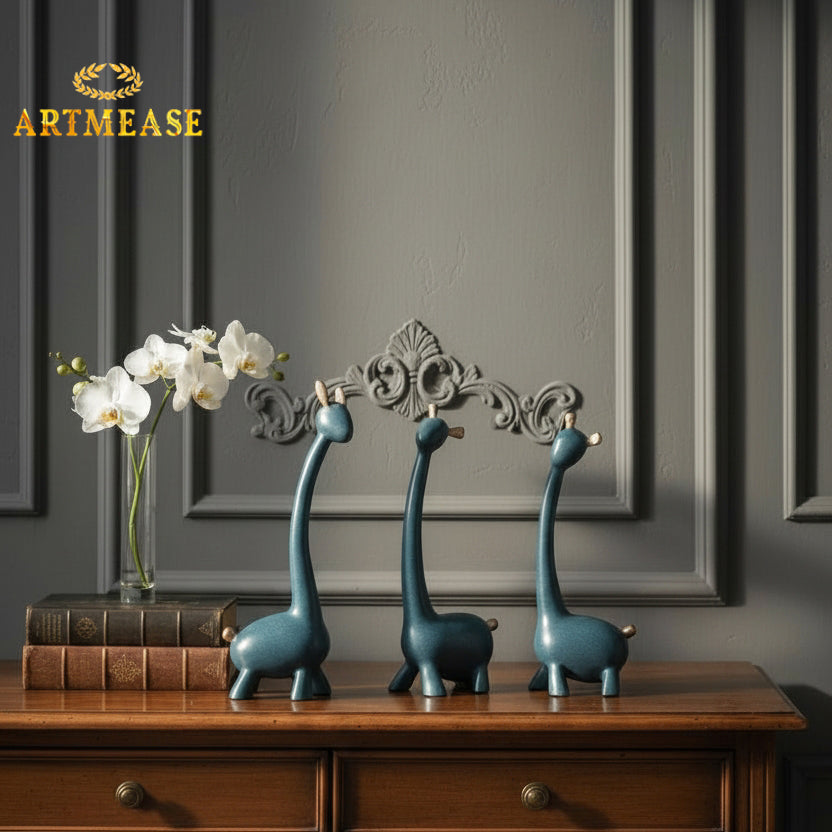 Giraffe Family Showpiece