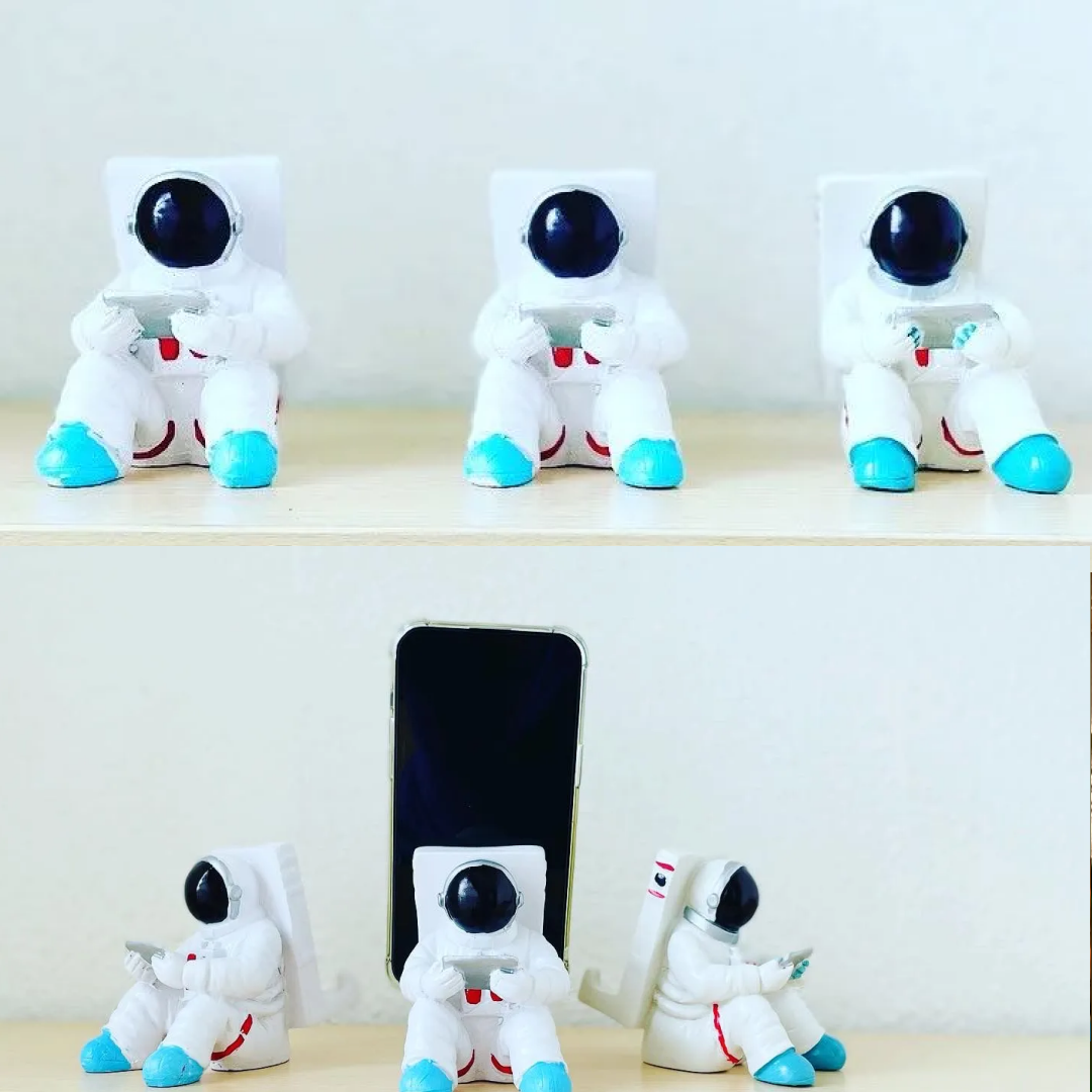 Astronaut Mobile Holder 1